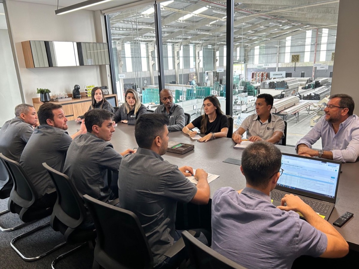 Equipe Almais reunida